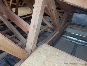 Zateplení stropu novostavby pomocí foukané izolace